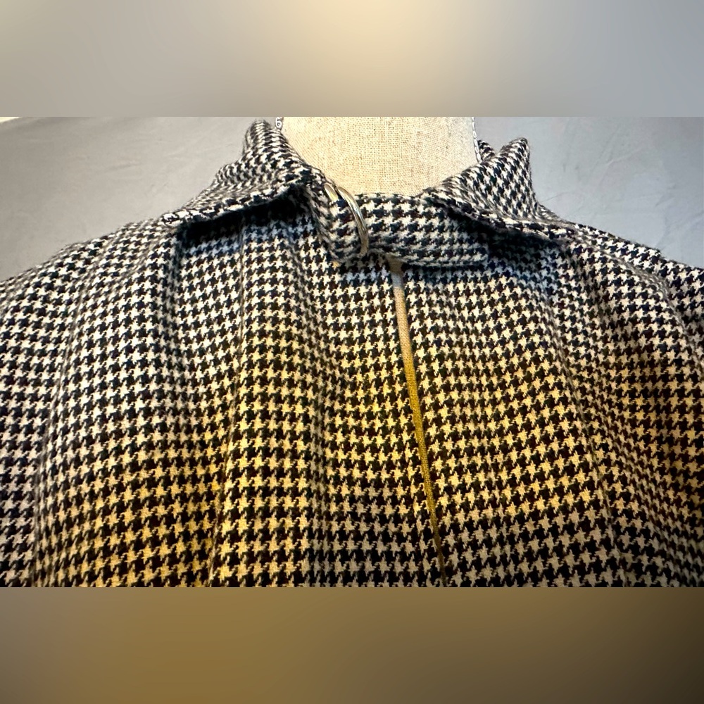 EUC Honey cape, one size herringbone pattern no lining, therefore lightweight